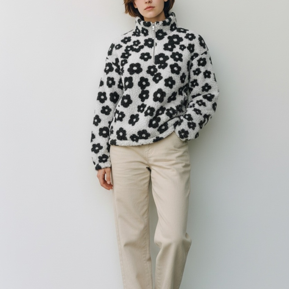 Hyfve LA Lily Floral Print Sherpa Jacket Adorable- Black & White Size Large EUC - Picture 3 of 9